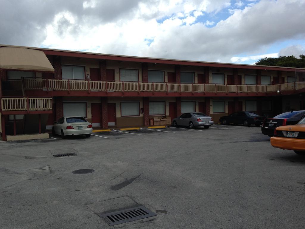 Palacio Inn Motel Miami Springs Bagian luar foto