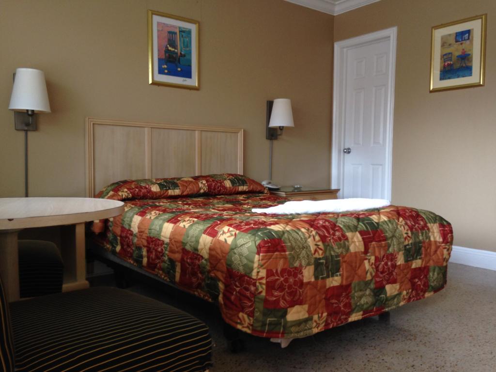 Palacio Inn Motel Miami Springs Bagian luar foto