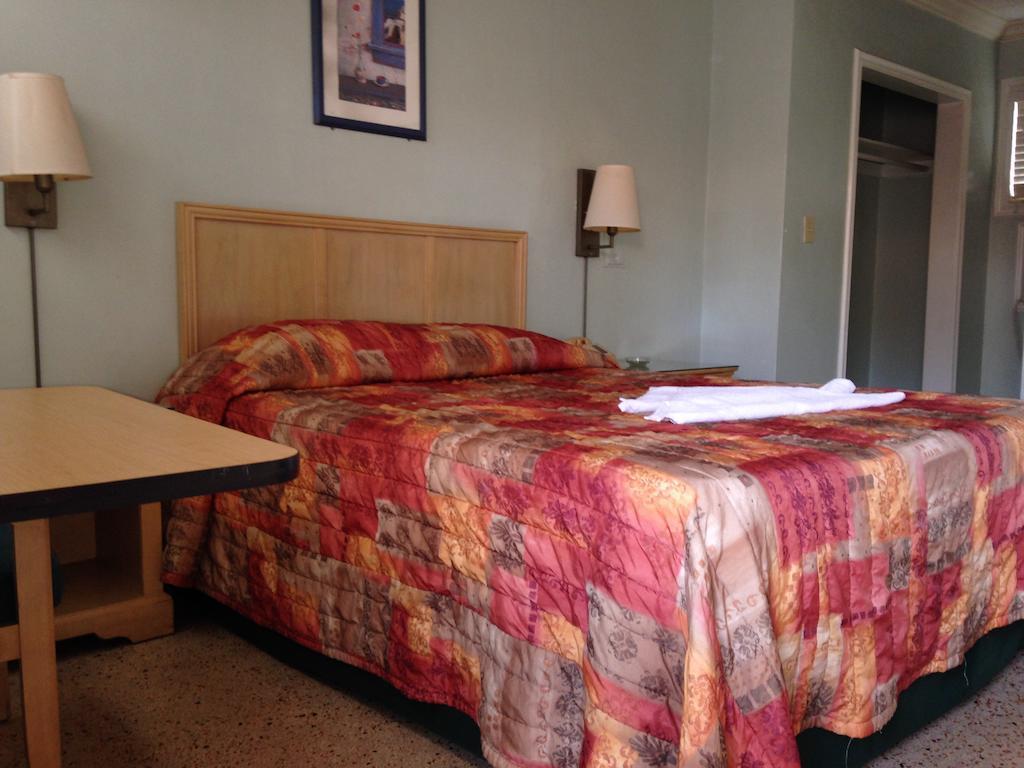 Palacio Inn Motel Miami Springs Bagian luar foto