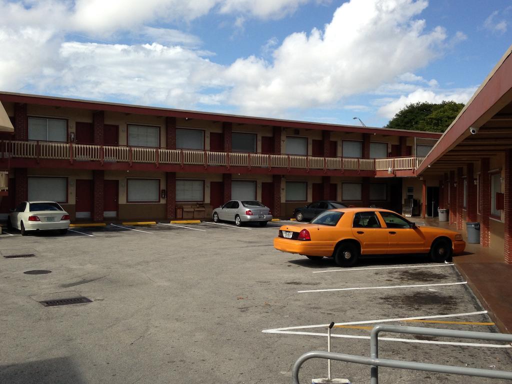 Palacio Inn Motel Miami Springs Bagian luar foto