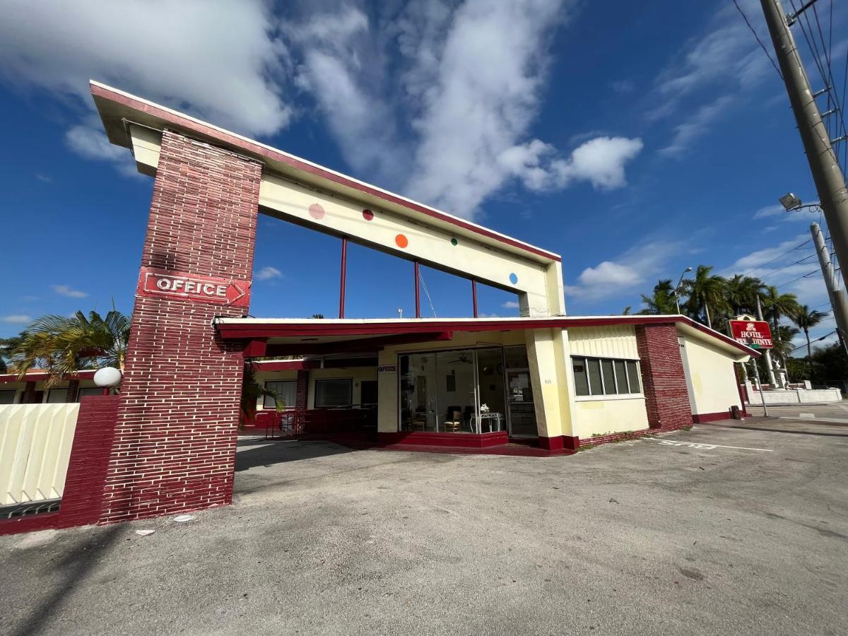 Palacio Inn Motel Miami Springs Bagian luar foto